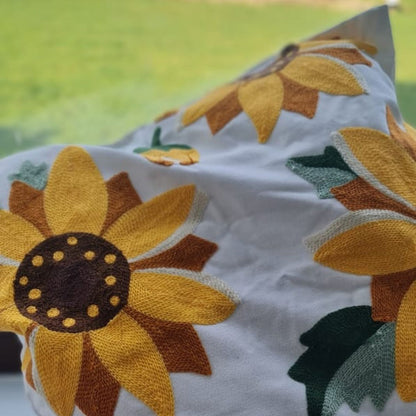 Funda Cojin Blancas Girasol Bordadas 45x42
