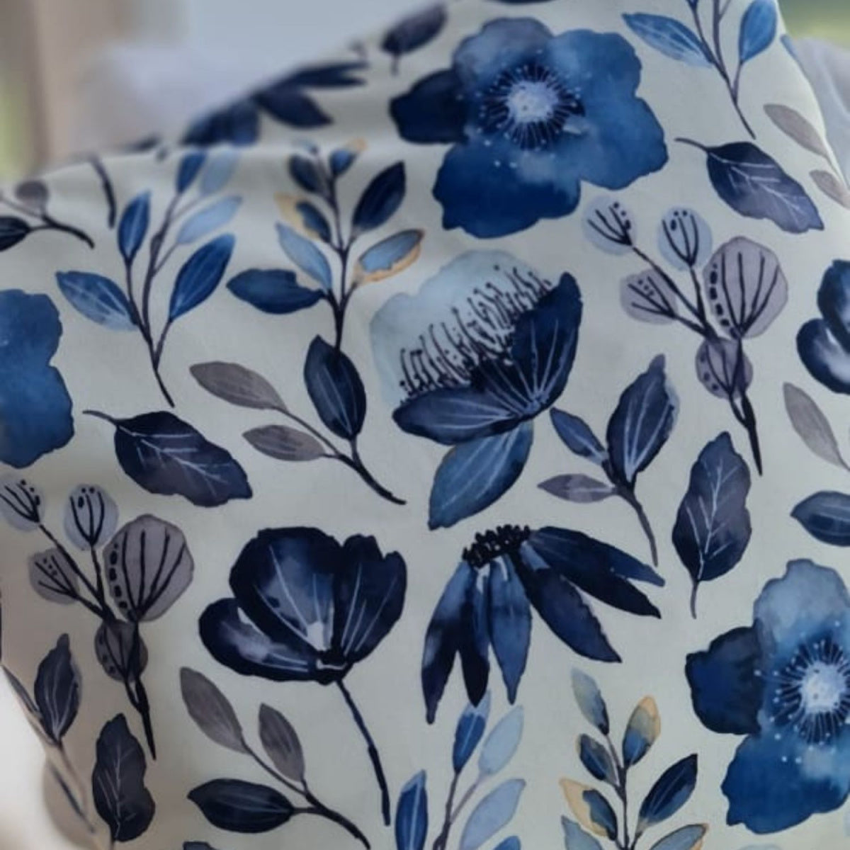 Funda Impresa Flores Azules Con Ramas Verdes 45x42