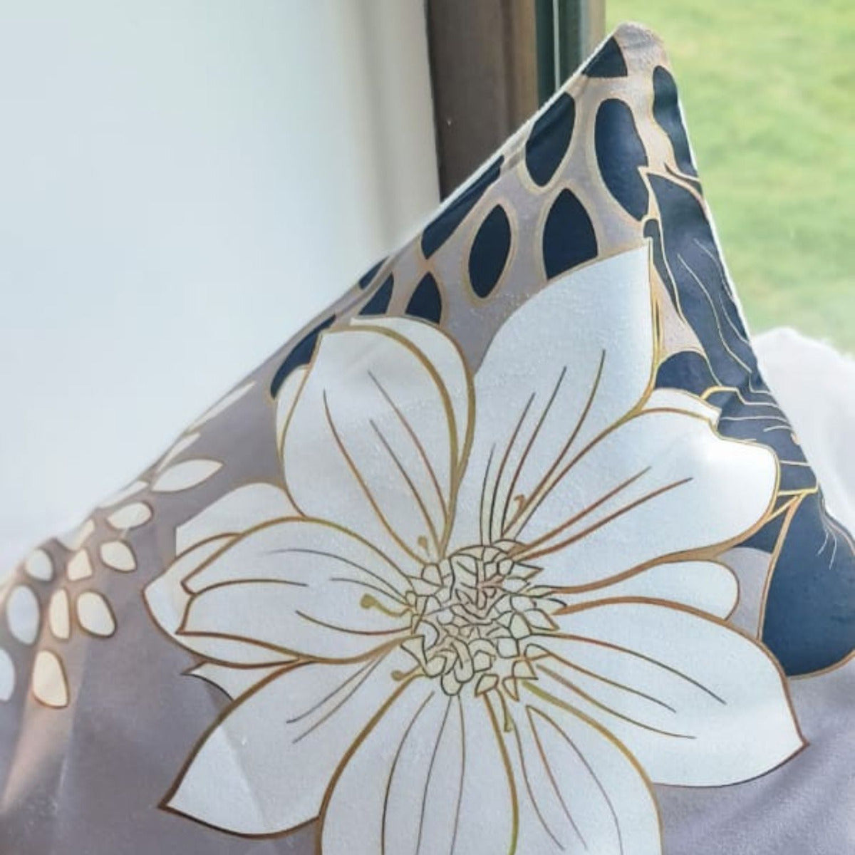 Funda Impresa Negro Elegante 45x42