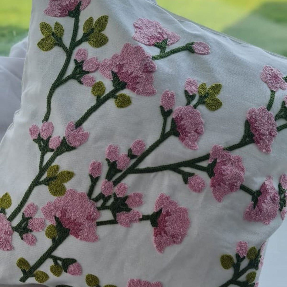 Funda Blanca Bordada Rosas Rosas 45x42