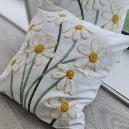 Funda Cojin Blancas Margaritas Bordadas 45x42