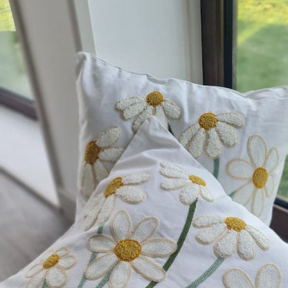 Funda Cojin Blancas Margaritas Bordadas 45x42